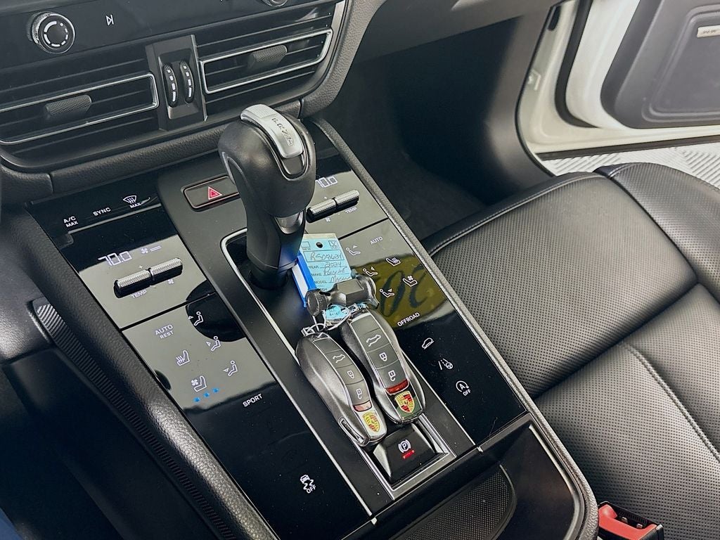 2024 Porsche Macan Base