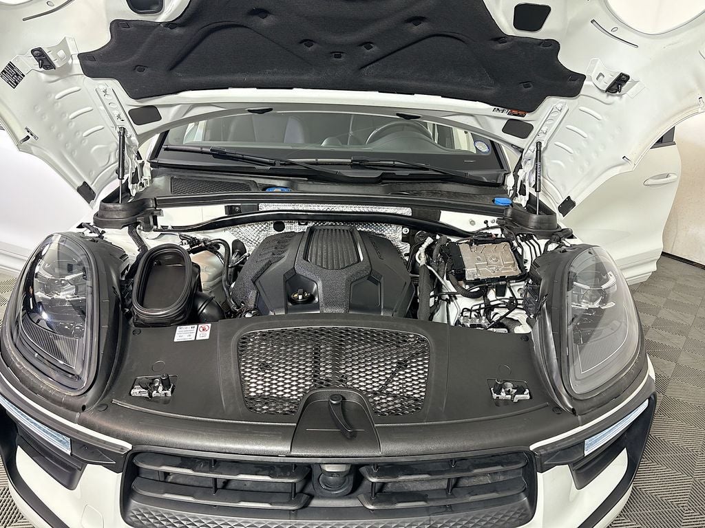 2024 Porsche Macan Base