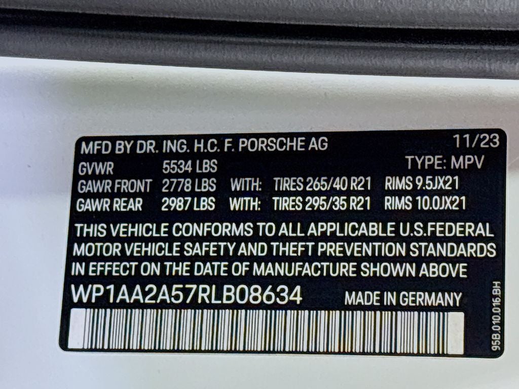 2024 Porsche Macan Base