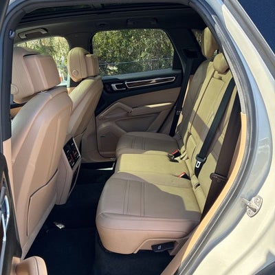 2022 Porsche Cayenne Platinum Edition