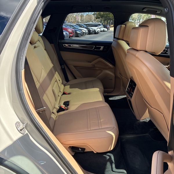 2022 Porsche Cayenne Platinum Edition
