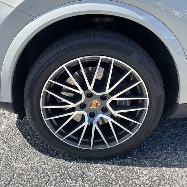 2022 Porsche Cayenne Platinum Edition