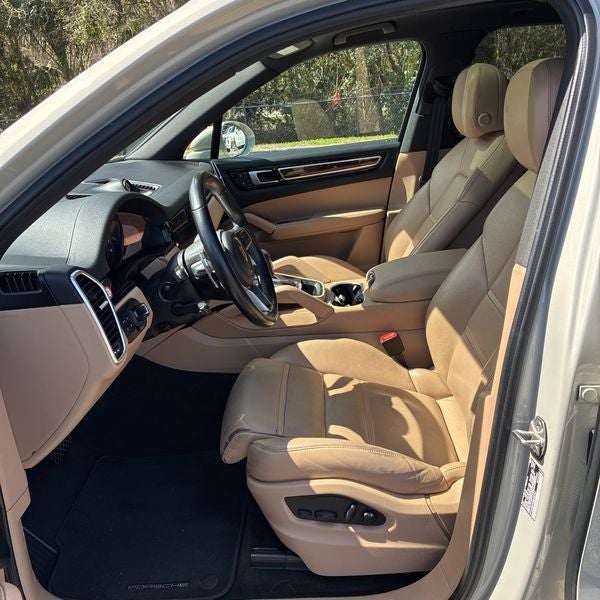 2022 Porsche Cayenne Platinum Edition