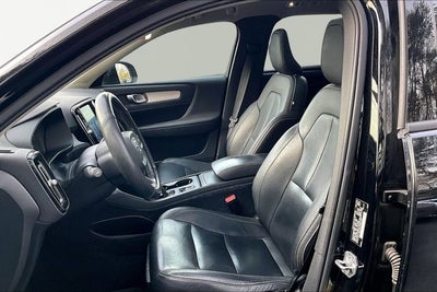 2019 Volvo XC40 Momentum