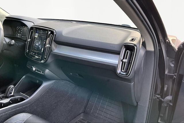 2019 Volvo XC40 Momentum