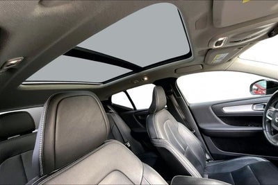 2019 Volvo XC40 Momentum