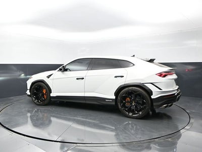 2023 Lamborghini Urus Performante