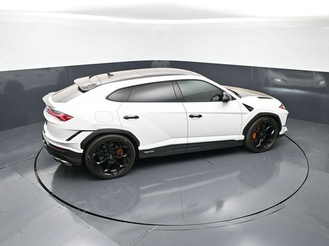 2023 Lamborghini Urus Performante
