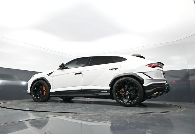 2023 Lamborghini Urus Performante