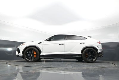 2023 Lamborghini Urus Performante
