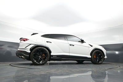 2023 Lamborghini Urus Performante