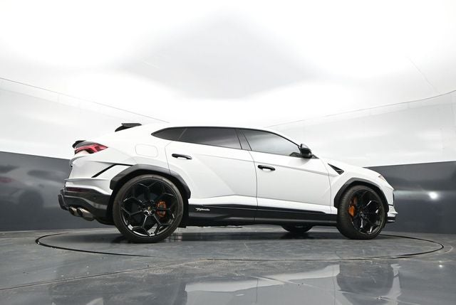 2023 Lamborghini Urus Performante