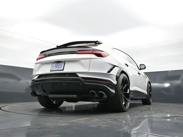 2023 Lamborghini Urus Performante