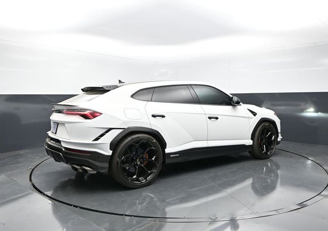 2023 Lamborghini Urus Performante