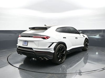 2023 Lamborghini Urus Performante