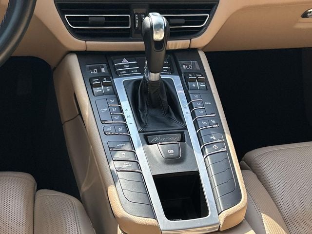 2021 Porsche Macan Base