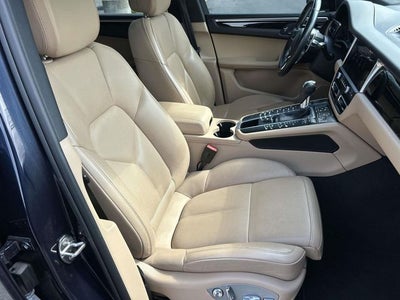 2021 Porsche Macan Base