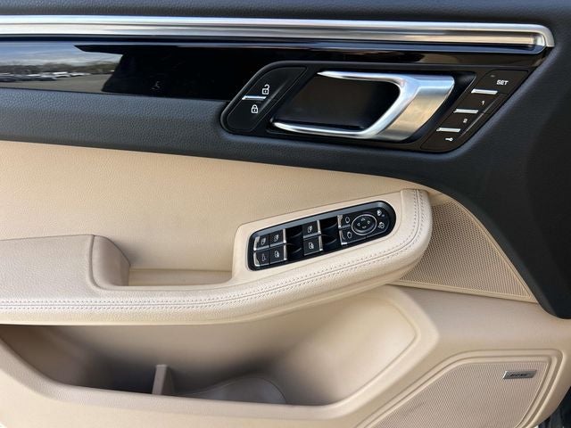 2021 Porsche Macan Base